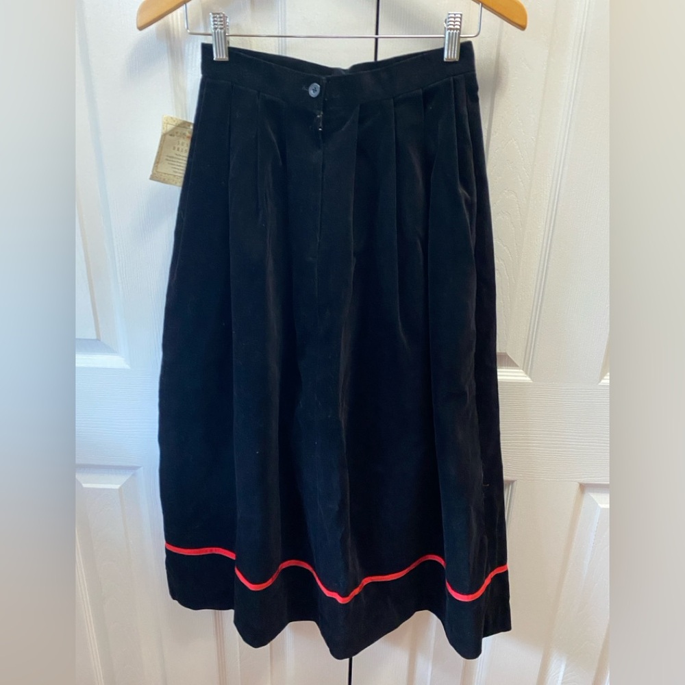 🆕 DEAD STOCK! VINTAGE SUSAN BRISTOL Black Velvet Embroidered Maxi Skirt 6 - Picture 2 of 9